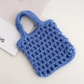 Handgefertigte, leuchtend blaue Häkel-Handtasche aus Baumwollseil mit Hohlmuster-Design - 20*20cm / Blau