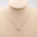 Collana minimalista in acciaio al titanio argento con ciondolo cilindro a tre pietre - Argento