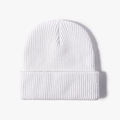 Gorro de punto acanalado blanco para invierno con diseño clásico de dobladillo - Blanco