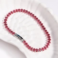 Macro di bracciale tennis argento con zirconi rossi taglio marquise su vassoio di ceramica - Rosso Rosa - Platino