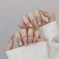 Roze cat-eye plaknagels met witte vlindertekeningen en kleine pareltjes versiering - Extra Klein (XS) / Middelgroot Coffin (2045)