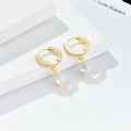 Pendientes de aro bañados en oro de 14K con circonitas micropavé y colgantes de gota - Blanco