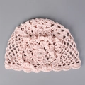 Détail de la texture crochetée à la main avec fleur en tricot 3D et perle de chapeau - M (56-58cm) / Rose