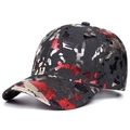 Casquette de baseball camouflage avec touches rouges et dorées métallisées sur fond noir - Réglable / Base Noire Camouflage Rouge Argent