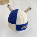 Berretto in maglia blu e beige per bambini con tentacoli 3D ed etichetta in pelle - 48cm (6M-2A) / Blu