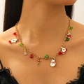 Collier de Noël doré avec pendentifs émaillés colorés comme le Père Noël et les cloches - Style à Pendentifs Multiples (6600)