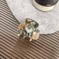 Mini acetate hair claw clip featuring a vintage marble texture in green and beige - 3.5cm / Magic Green