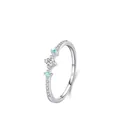 Elegante anello in argento s925 con zircone bianco centrale e due pietre azzurre laterali - Taglia US 5 / Stile a Tre Pietre Diamante Principale (RHR1652)