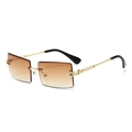Lunettes de soleil rectangulaires sans monture avec branches dorées et verres dégradés marron - Thé Dégradé