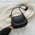 Sac sous le bras minimaliste en similicuir noir avec bandoulière à nœuds - Noir