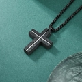 Collier croix pour homme en fibre de carbone noire avec insert en métal argenté et chaîne - Pendentif + Chaîne à Billes Noire / Couleur Acier