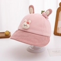 Detalle de textura de gorro infantil de pana rosa con orejas de conejo en 3D - 50-52cm (2-4 años) / Rosa