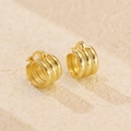 Boucles d'oreilles créoles dorées à trois couches texturées sur pierre beige - Argent 925 / Or