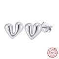 Primer plano de pendientes de corazón en plata de ley S925 con grabado de autenticidad - Plata 925 / Plateado