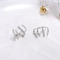 Eleganti orecchini a artiglio in argento S925 con scintillanti zirconi cubici in argento - Stile Artiglio a Quattro Anelli / Argento Quattro-Anelli