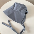 Detail of grey-blue wide brim bucket hat with elongated chin straps and twill fabric - M (56-58cm) / Blue