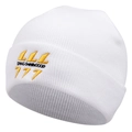 Dettaglio del berretto bianco in maglia con ricamo a fiamma gialla e numero 777 - M (56-58cm) / Bianco
