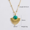 Franse vintage gouden ketting met vederen waaierhanger en groene natuurstenen inlay - Amazoniet