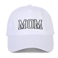 Détail des lettres MOM brodées sur une casquette de baseball en coton blanc à bordure noire - Blanc MOM