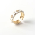 Detail of 18K gold ring with white enamel floral patterns and sparkling zircon accents - Adjustable Open / White Flower (05)