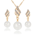 Parure de bijoux dorée avec perles blanches et cristaux étincelants pour femmes - 3057