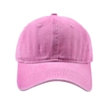 Détail d'une casquette de baseball rose en coton délavé avec texture vintage et coutures - Casquette De Baseball Rose / Lettre I