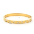 Bracciale in acciaio al titanio oro 18k con motivo a onde e diametro interno di 6,4 cm - Diametro Interno 6.4cm Larghezza 0.6cm / Oro (G3573)