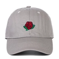 Cappellino da baseball grigio in cotone con ricamo rosa rossa sul davanti e visiera curva - Taglia unica / Grigio