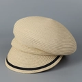 Detailaufnahme von beigem Strohhut mit schwarzem Band und feiner gewebter Textur am Rand - M (56-58cm) / Beige