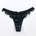 Tanga elegante de encaje y satén negro para mujer con un delicado detalle de lazo - S / Negro