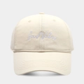 Detalle del bordado blanco Good Vibes en la gorra de béisbol de sarga de algodón crema - Ajustable / Beige