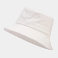 Dettaglio cappello alla pescatora in cotone bianco con cuciture e fori di ventilazione - M (56-58cm) / Bianco