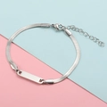 Poliertes silbernes Schlangenarmband aus Edelstahl mit Gravurplatte und verstellbarem Verschluss - Stahlfarbe