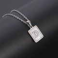 Collar de acero plateado con colgante cuadrado de nácar blanco y letra D grabada - Letra Plateada D