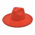 Detalle de sombrero fedora de lana roja con corona de pliegues y ala ancha plana - M (56-58cm) / Rojo