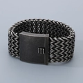 Vista macro de pulsera ancha de 30mm en acero inoxidable trenzado con cierre cuadrado - 19cm / Negro Mate