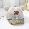 Detalle de gorra de bebé con orejas de oso 3D y malla transpirable para el verano - Verde / 52cm (2-5 Años)