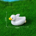 Miniature white duck resin figurine for micro landscapes, height 2.1cm and length 3.8cm - Little Duck