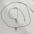 Ensemble collier et bracelet argentés avec pendentifs cœur et lettre J - Lettre J Style (4599) / Argent