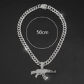 Détail du pendentif fusil AK-47 serti de diamants avec chaîne cubaine de 50 cm - Ensemble de Chaîne Cubaine 20 pouces(50cm) / Argent