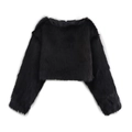 Dettaglio di un pullover corto in ecopelliccia nera con maniche lunghe e morbido peluche - S / Nero