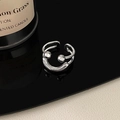 Anello aperto regolabile in argento con design minimalista a faccina e sfere in metallo - Stile Sorriso / Aperto Regolabile / Argento