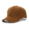 Primer plano detallado de la tela texturizada marrón oscuro y costuras de la gorra de béisbol - Talla Única(Ajustable) / Marrón