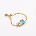 Adjustable gold plated chain ring featuring emerald green zircon and a heart pendant detail - Sea Blue + White Zircon - Gold