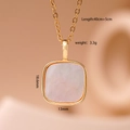 Collana con pendente quadrato in conchiglia placcata oro 18K con dettagli dimensioni - Intarsio in Conchiglia Oro