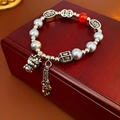 Pulsera de perlas con dragón, cuentas plateadas y amuleto Pixiu en caja de regalo - Pulsera de Cuentas de Dragón Plateada (WB055)
