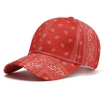Gorra de béisbol roja con estampado de cachemira y visera curva de estilo urbano moderno - Talla Única (55-58cm ajustable) / Rojo