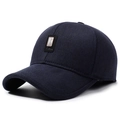 Dunkelblaue Herren Winter-Baseballkappe mit Fleece-Ohrenschutz und Golf-Sport-Metall-Badge - Verstellbar / Marineblau