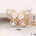 Dettaglio dell'accessorio a farfalla in lega di zinco con perle e strass trasparenti - D2680 Farfalla in Resina e Perla / 40mm*28mm