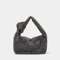 Elegante bolso de noche negro con pedrería brillante y detalle de nudo en el asa - Negro